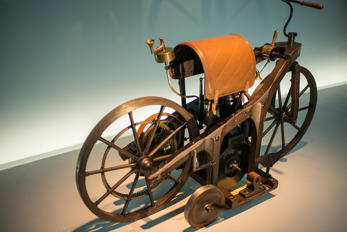 À cheval sur la moto!